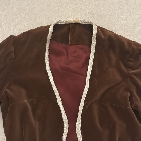 Vintage Cropped Vevleteen Blazer - Picture 2 of 9